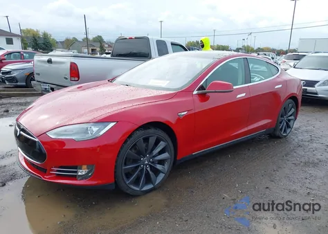 2013 Tesla Model S Performance z USA, uszkodzony, nr VIN 5YJSA1DP6DFP12765